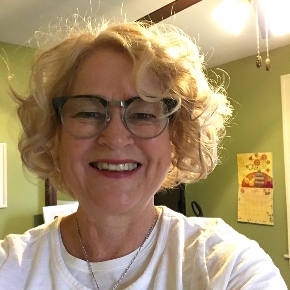 Meet your Posher, Victoria - Picture 1 of 1